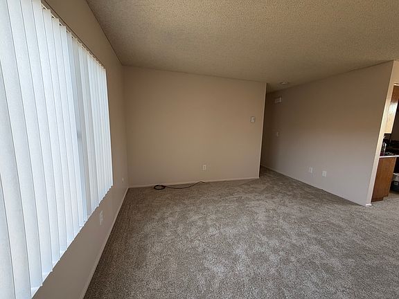 3rd image of 4746 W Point Loma Blvd #9