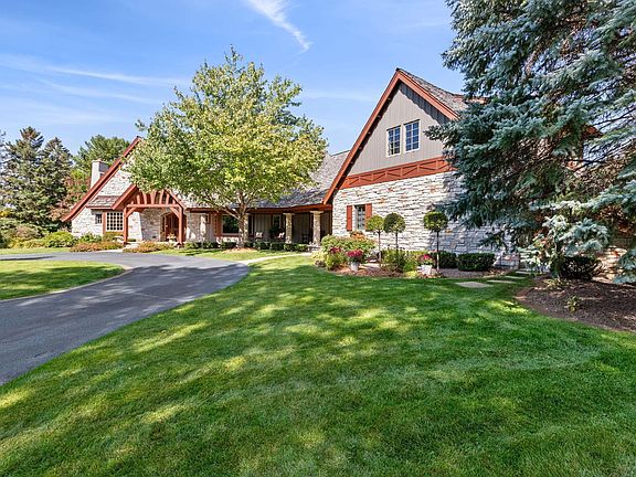 2nd image of 781 Ferndale Rd N