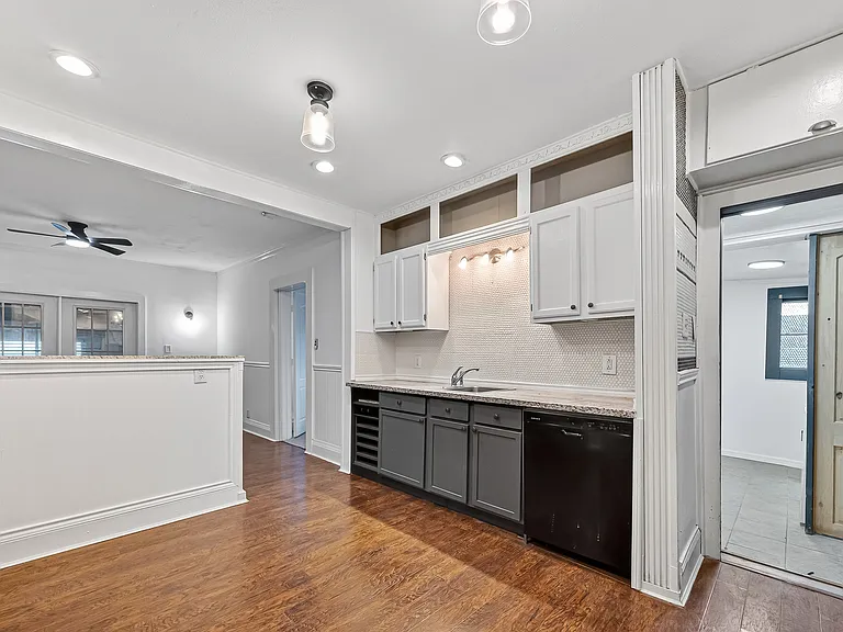 5618 Belmark St — Photo 15