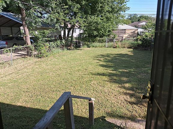 2nd image of 1833 Deer Path Dr