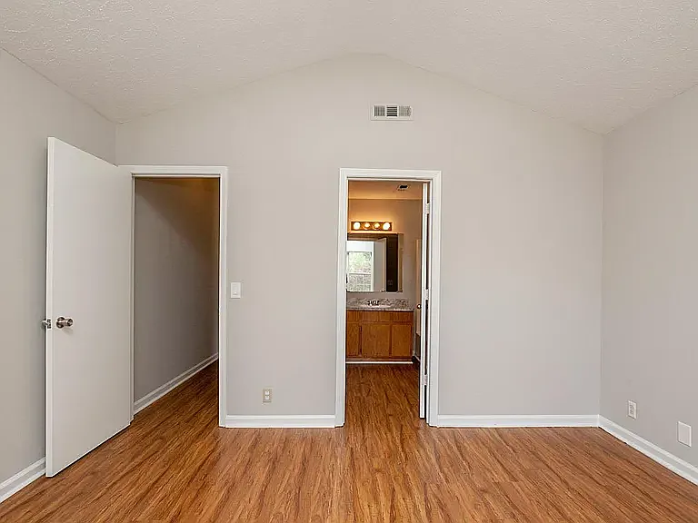 613 Brentmeadow Cir — Photo 9