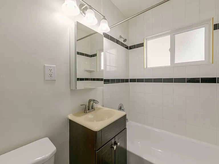 6871 Franklin Ave - Hollywood Cozmo — Photo 36