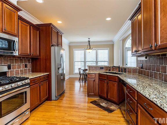 5th image of 45 Siltstone Dr