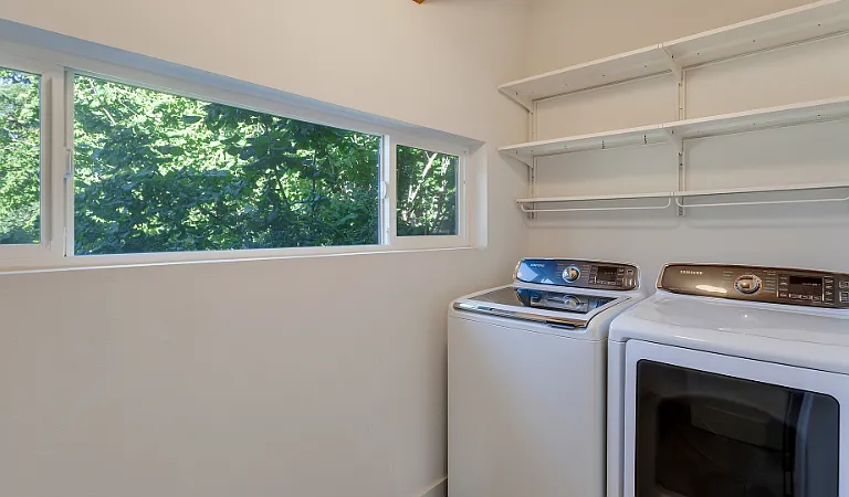 7468 N Catlin Ave #A — Photo 32