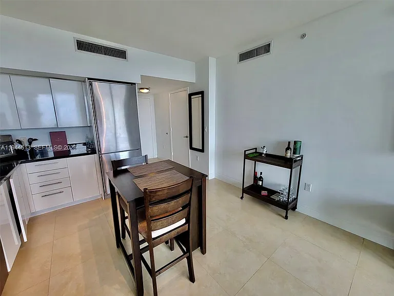92 SW 3rd St #1808 — Photo 8
