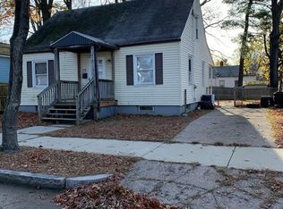 67 Melville St, Springfield, MA 01104