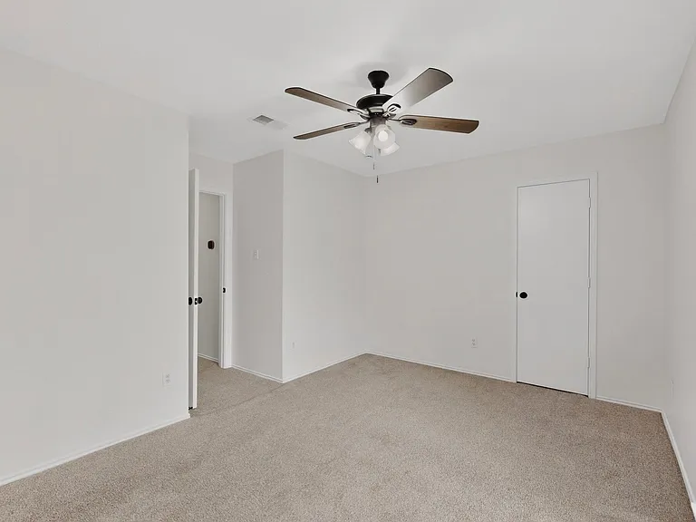 817 Edmonton Dr — Photo 30