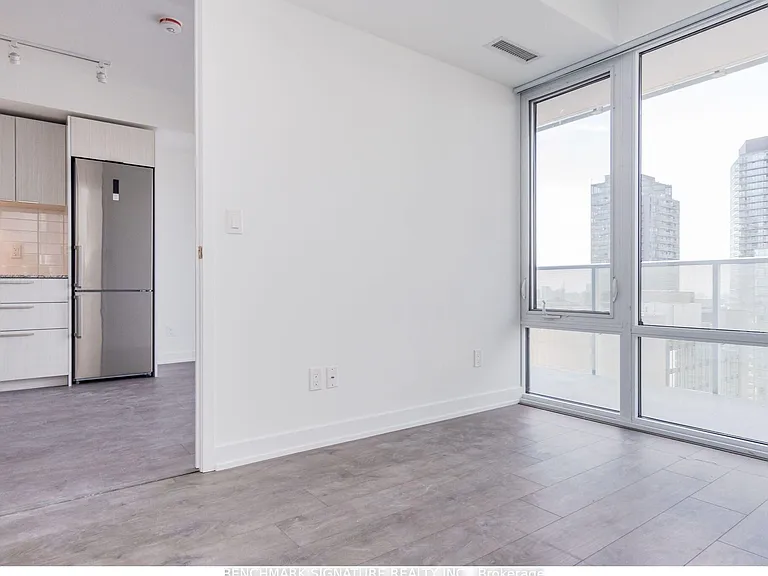 501 Yonge St #1201 — Photo 19