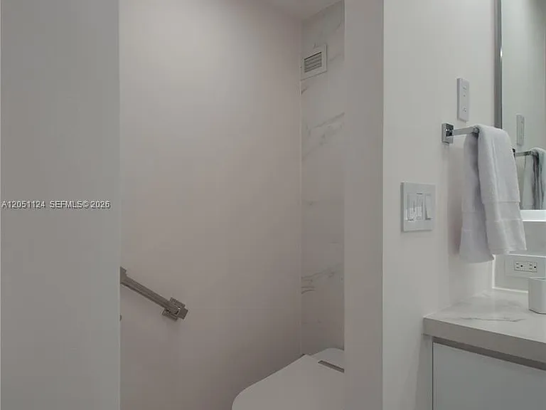 1121 Crandon Blvd #D301 — Photo 34