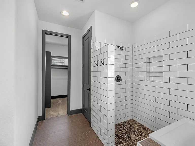 5802 Kansas St — Photo 23