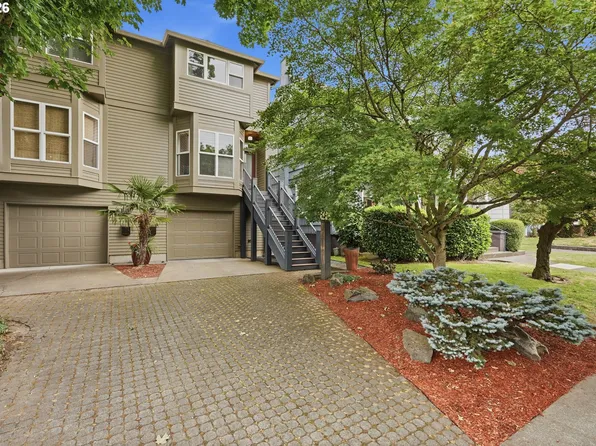1805 NE Halsey St, Portland, OR 97232
