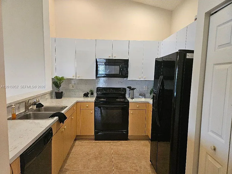 2450 S Coral Trace Cir — Photo 10