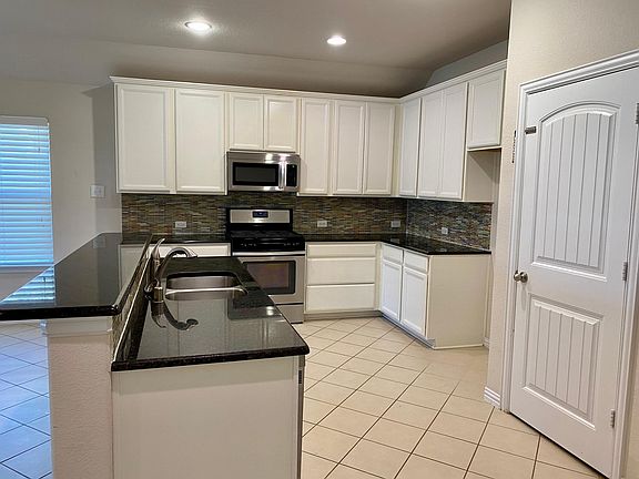 3rd image of 128 Pleasant Hill Ln