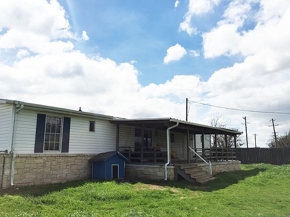 4th image of 100 Presley Dr
