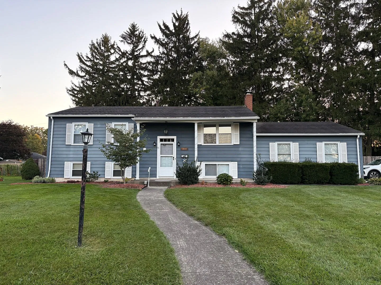 3 Bedroom 2.5 Bath Split Level Home for Rent — Photo 1