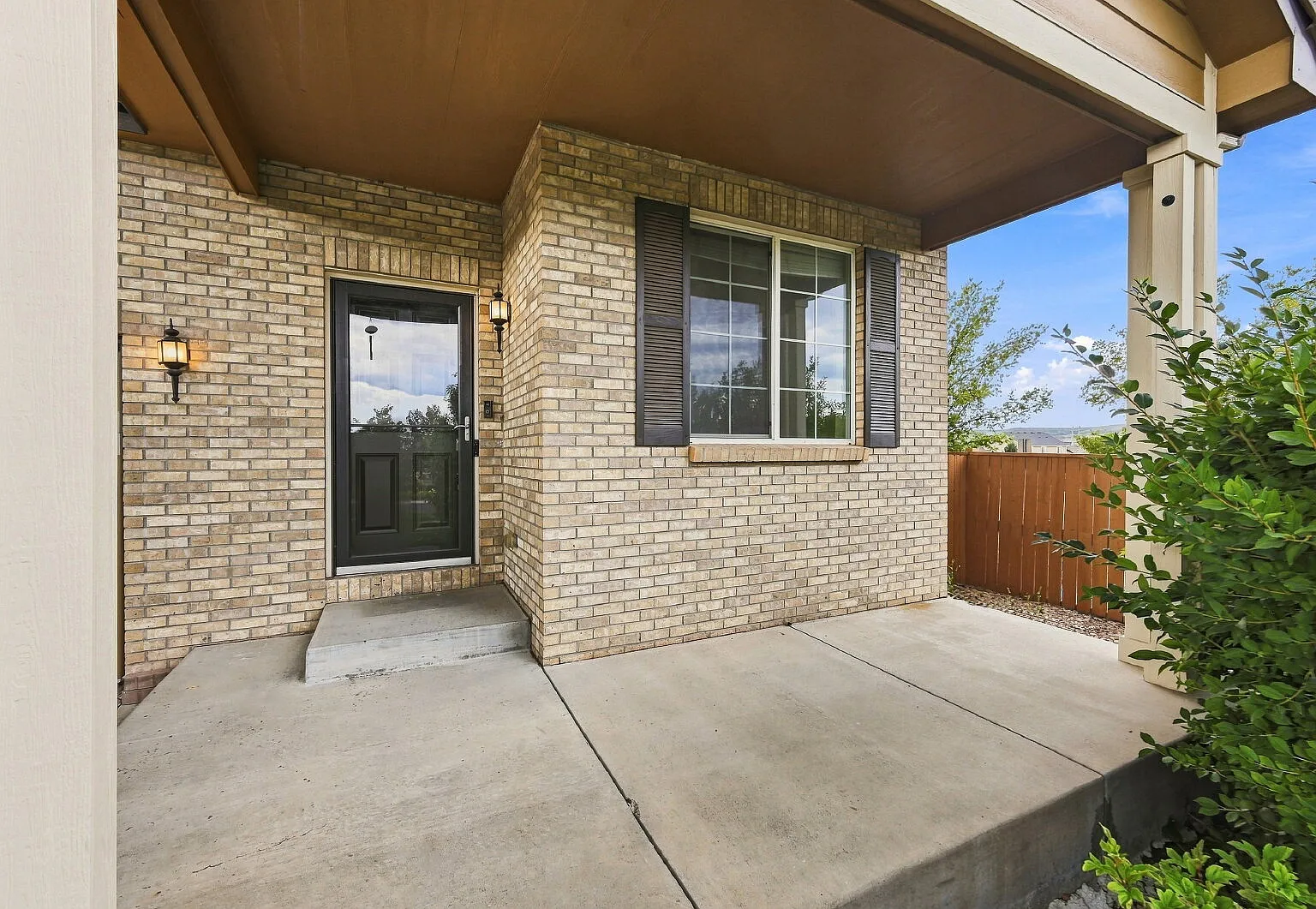5 bed, 3.5 bath, 3303 sqft, $3,546 — Photo 3