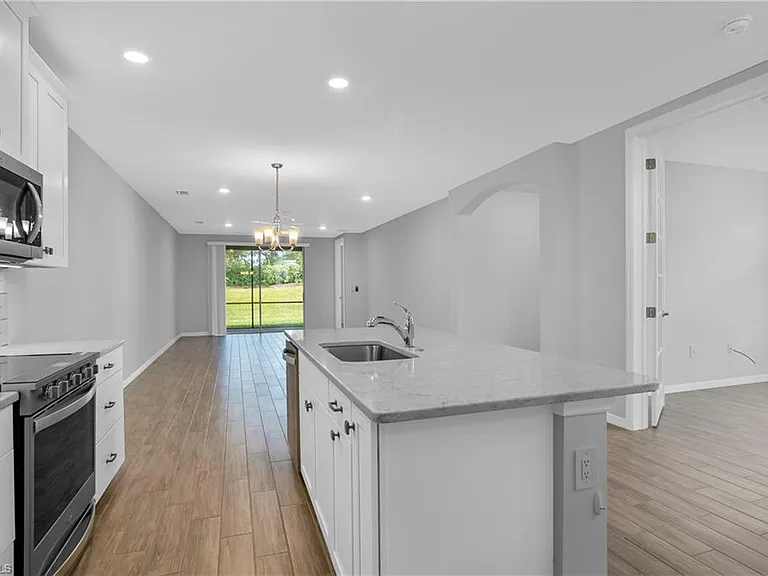 14559 Edgewater Cir — Photo 7
