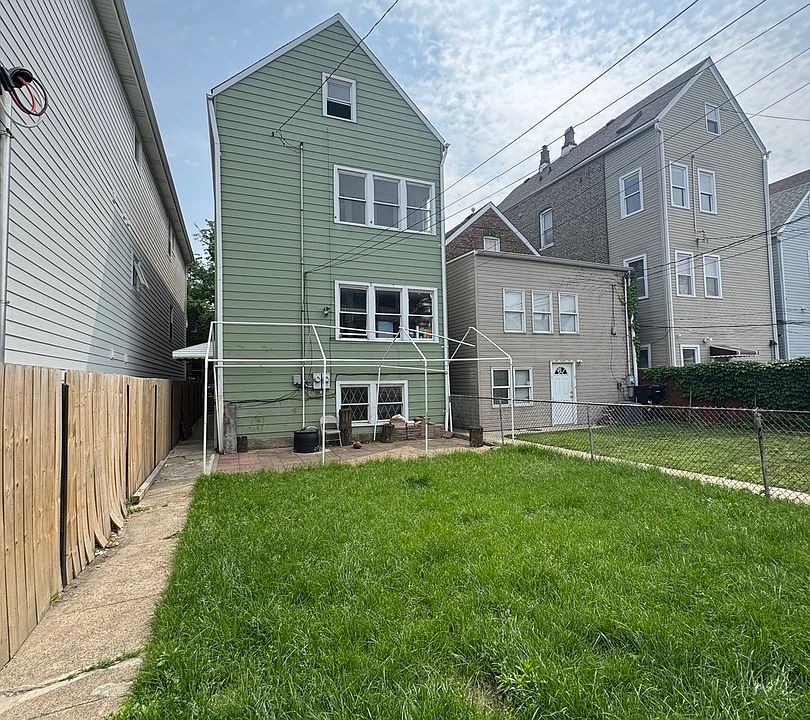 2nd image of 2722 W 23rd St