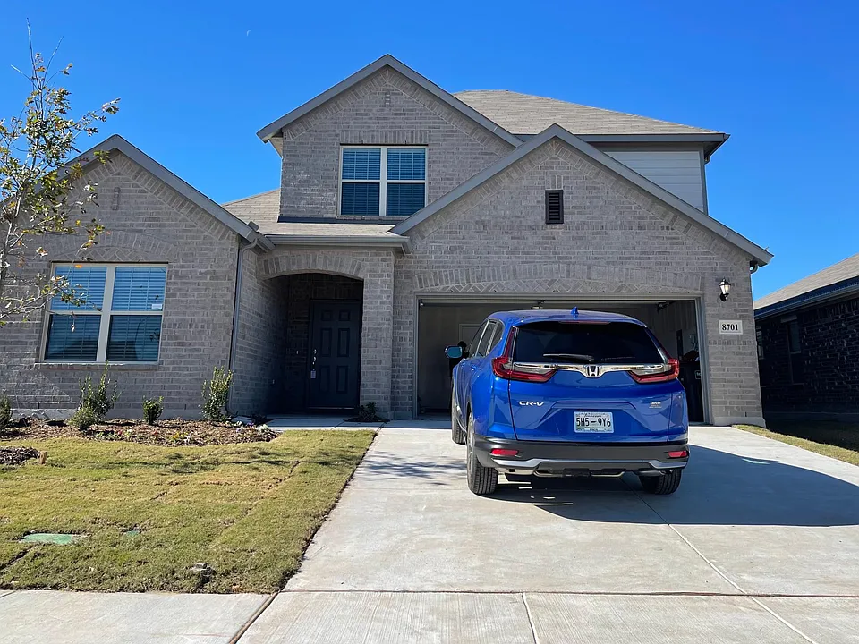 8701 Heliotrope Ln