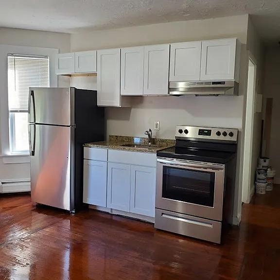 870 Moody St #6 — Photo 1