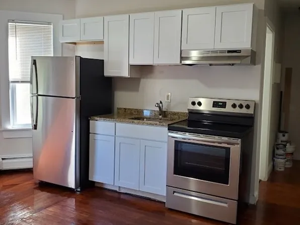870 Moody St APT 6, Waltham, MA 02453
