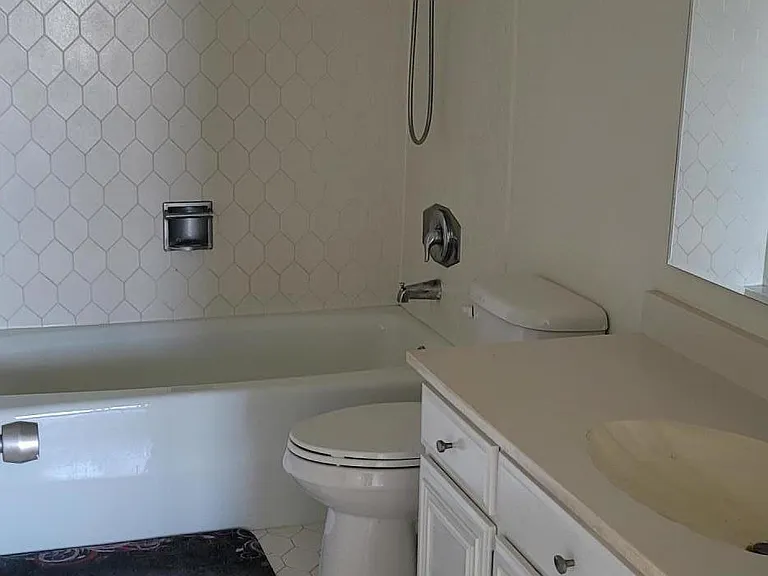 2425 Presidential Way #402 — Photo 12