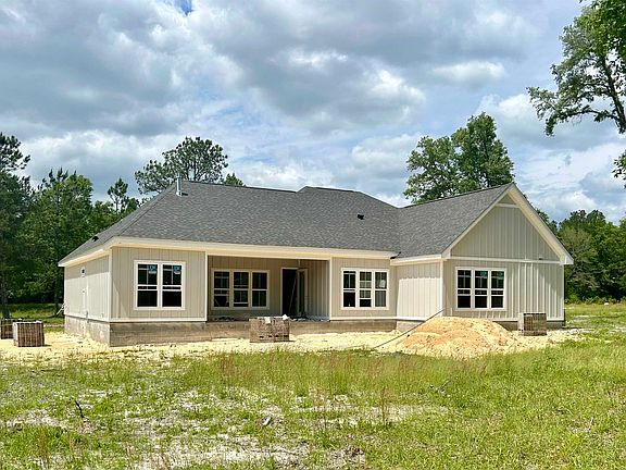 3rd image of 4417 Veterans Memorial Dr