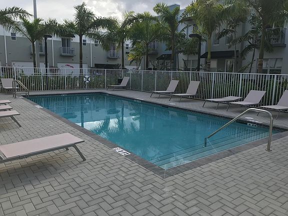 5th image of 3455 NE 5th Ave #11