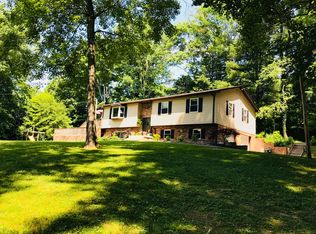 384 Hc Smith Dr, Oneida, TN 37841