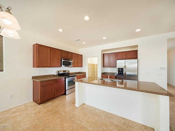 3rd image of 8373 N Mountain Stone Pine Way
