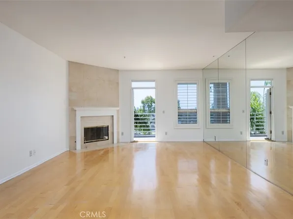 2604 E 20th St Unit 305, Signal Hill, CA 90755