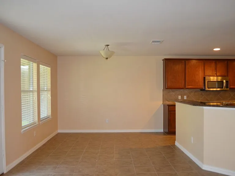 6005 Flag Stone Dr — Photo 4