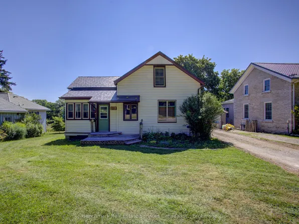 237 Thomas St, Saint Marys, ON N4X 1C6