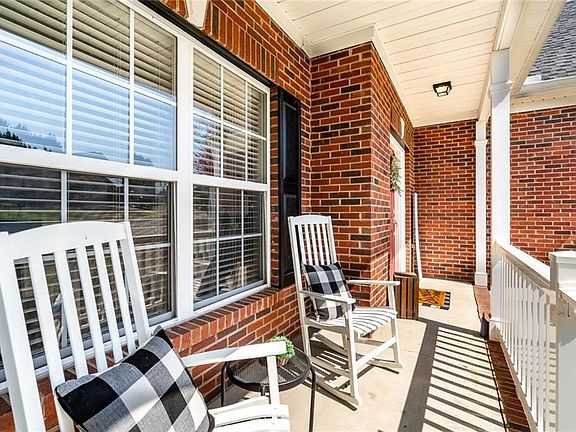 4th image of 504 S Sweetwater Hills Dr