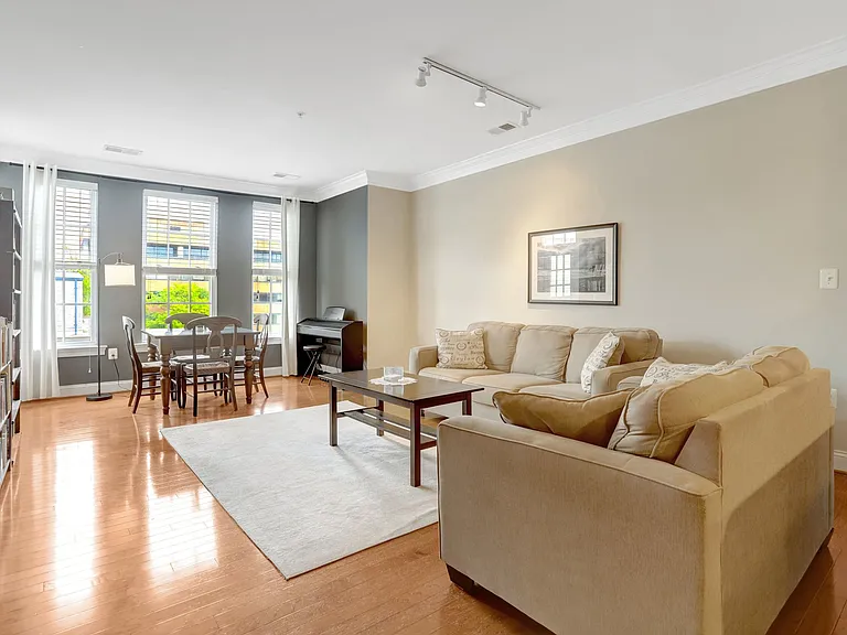 1023 N Royal St #312 — Photo 5