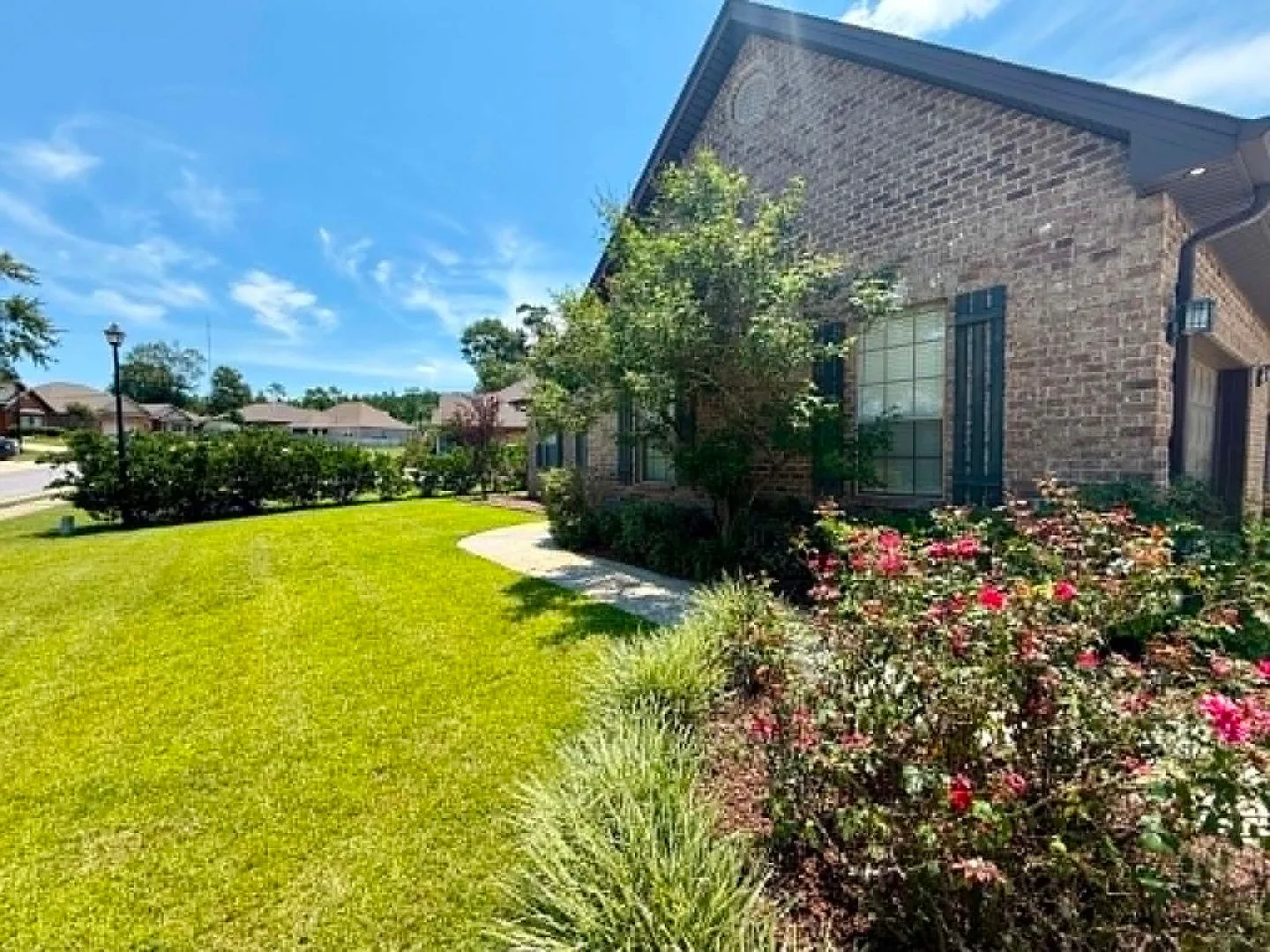 Beautiful 4/2.5 home in Spanish Fort — Photo 4
