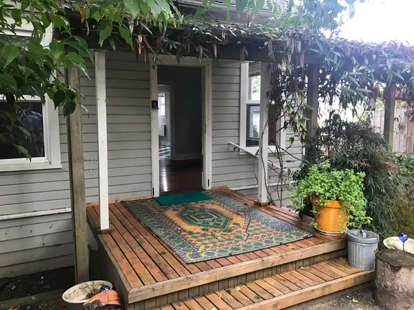 2111 12th Ave E, Seattle, WA 98102