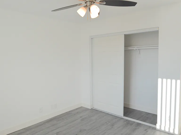 11968 York Ave #8 — Photo 24