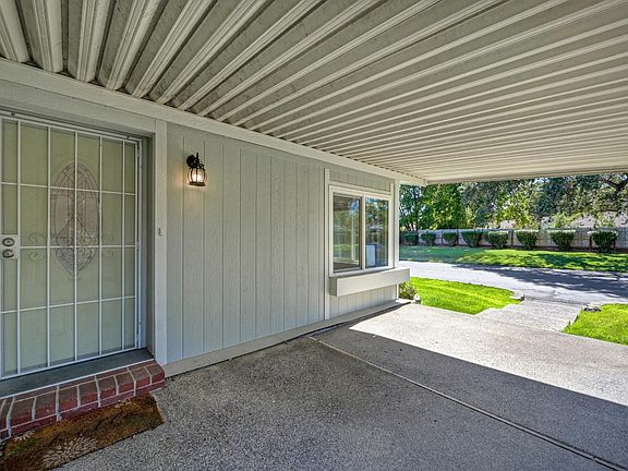 3rd image of 6141 Oak Lakes Ln