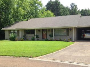 109 Eastwood Dr, Columbus, MS 39702