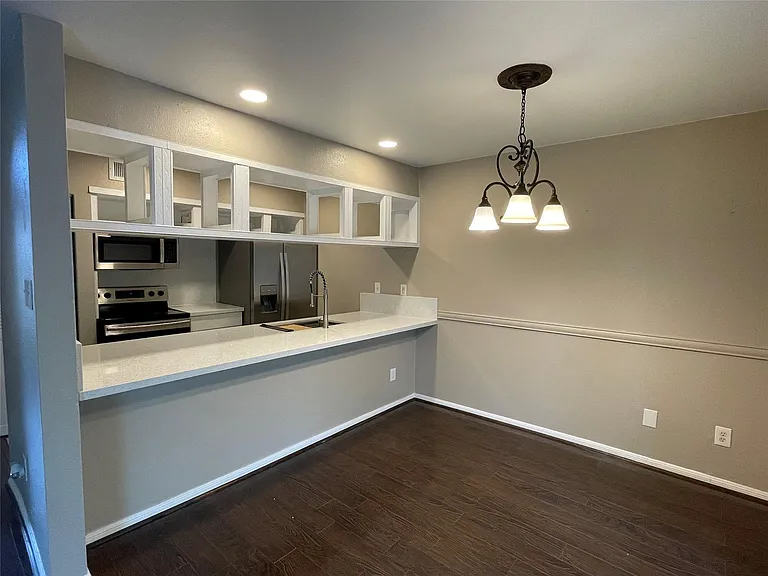 12315 Glenview Dr — Photo 6