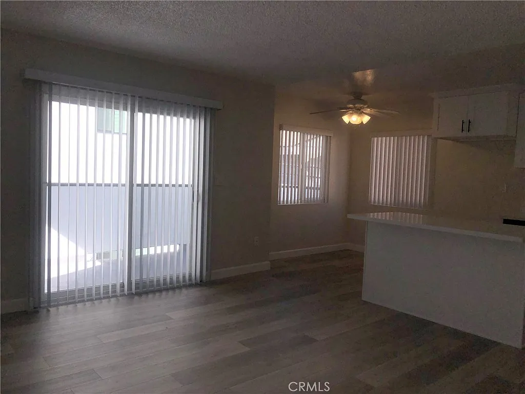 1 bed, 700 sqft, $2,300 — Photo 3