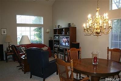 3rd image of 10776 Pleasant Valley Cir