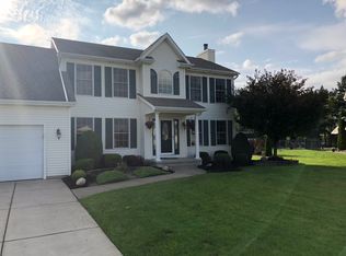 3548 Kelsey Ln, North Tonawanda, NY 14120