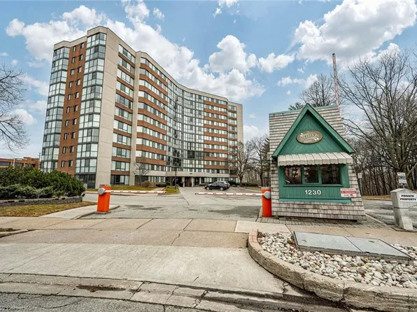 1230 Marlborough Ct #406, Oakville, ON L6H 3K6
