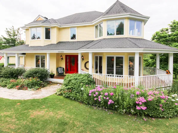 N95W19019 Cindy Cir, Menomonee Falls, WI 53051