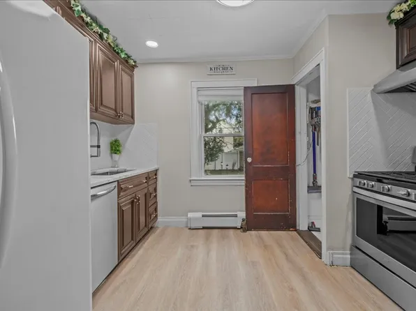 1927 Batchelder Street image 5 of 12