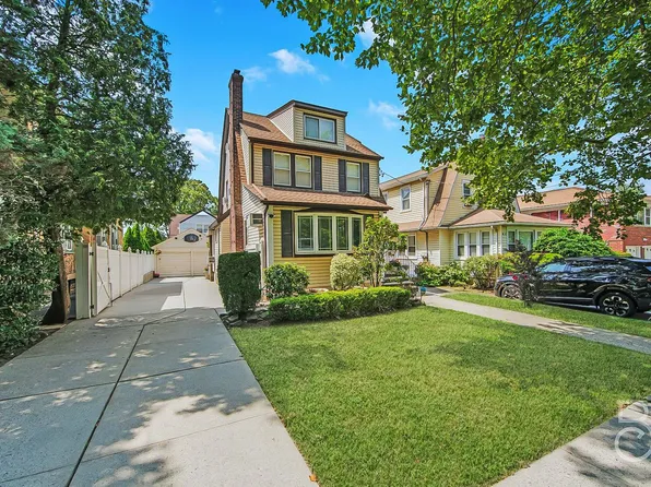 38-22 Clearview Expressway image 2 of 24