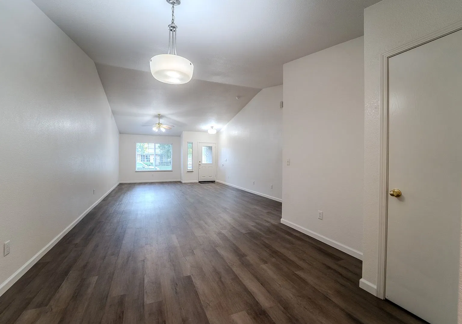 Spacious 3-Bedroom Home with Fenced Yard & 2-Car Garage — Photo 4