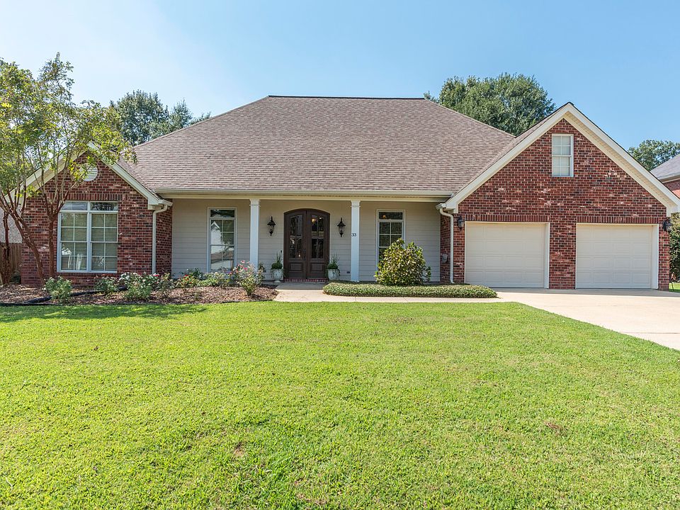 1st image of 33 Lakes Blvd